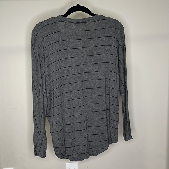 BANANA REPUBLIC DOLMAN SLEEVED STRIPED TOP - Picture 2 of 5